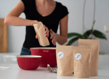 Lade das Bild in den Galerie-Viewer, BAKE & NOURISH Backbox Chocolate Chip Cookies