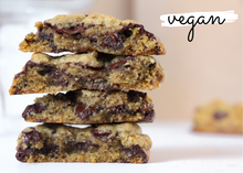 Lade das Bild in den Galerie-Viewer, BAKE & NOURISH Backbox Vegane Chocolate Chip Cookies
