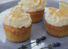 Lade das Bild in den Galerie-Viewer, BAKE & NOURISH Backbox Zitronen-Cupcakes