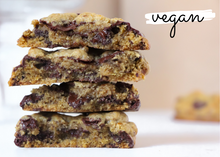 Lade das Bild in den Galerie-Viewer, BAKE &amp; NOURISH Backbox Vegane Chocolate Chip Cookies

